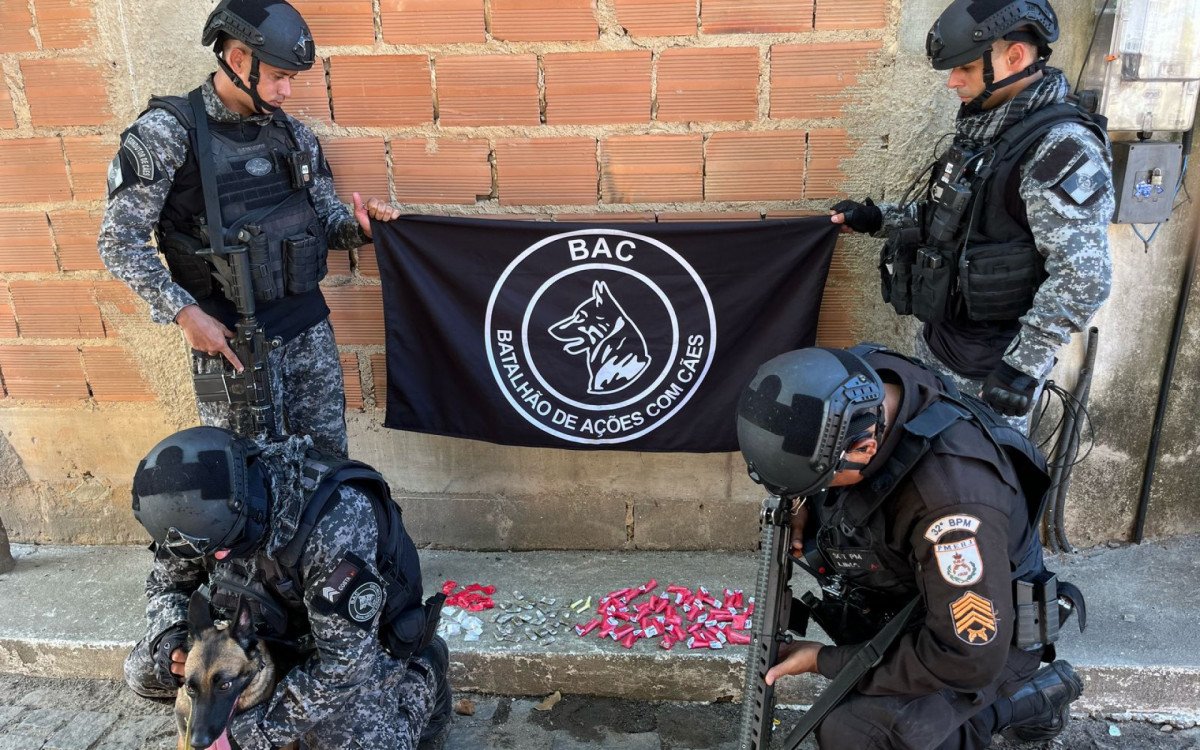 Operação policial apreendeu drogas com apoio de cães farejadores
