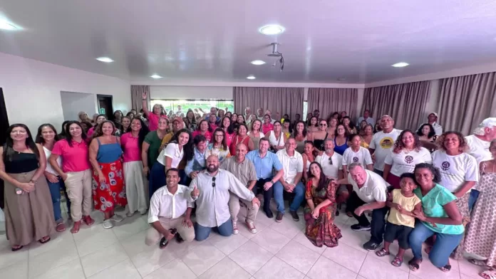 Búzios fortalece o turismo e a economia criativa com entrega de carteiras do artesão