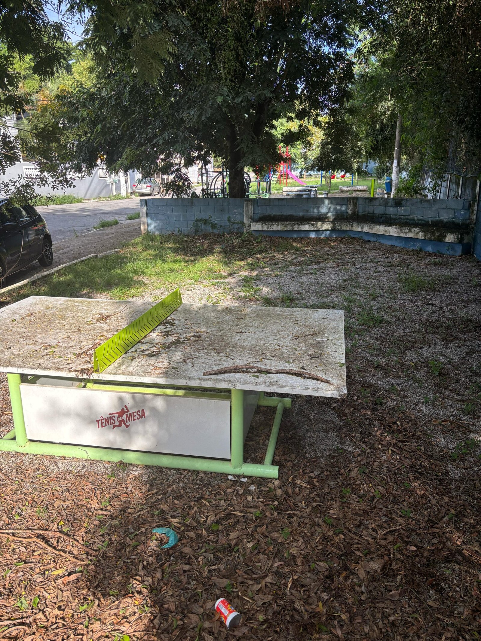 Macaé - Praça abandonada no bairro Nova Macaé, vira local de consumo de drogas e moradores pede socorro