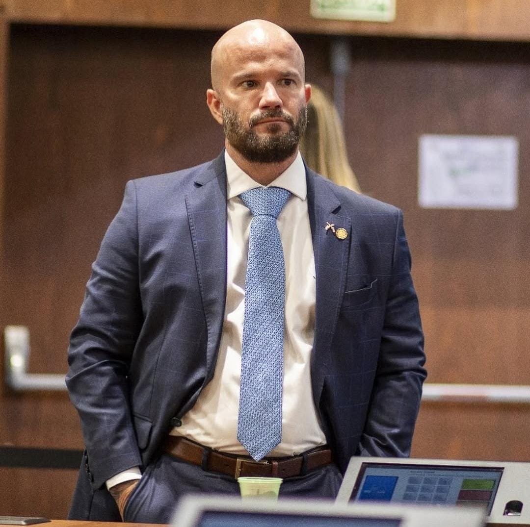 O jornalista Marcos Soares, recebe hoje no PodFalar o Deputado Estadual Renan Jordy