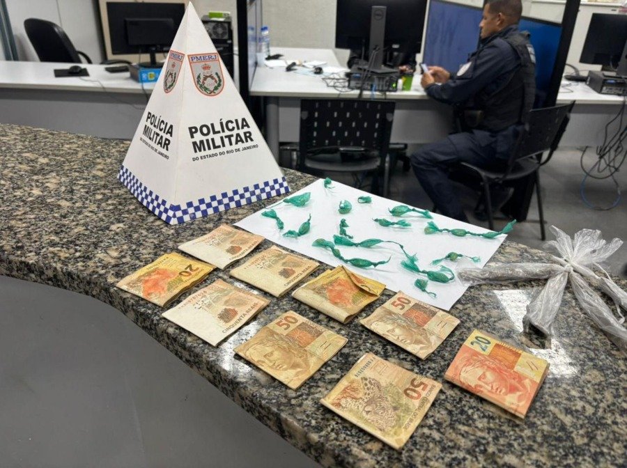 Duas pessoas foram detidas em Macaé por tráfico na Favela da Linha